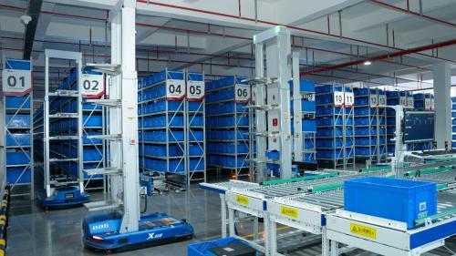 破壁而生，智見(jiàn)未來(lái) 特步“超強(qiáng)·無(wú)界”系統(tǒng)引領(lǐng)鞋服業(yè)新紀(jì)元